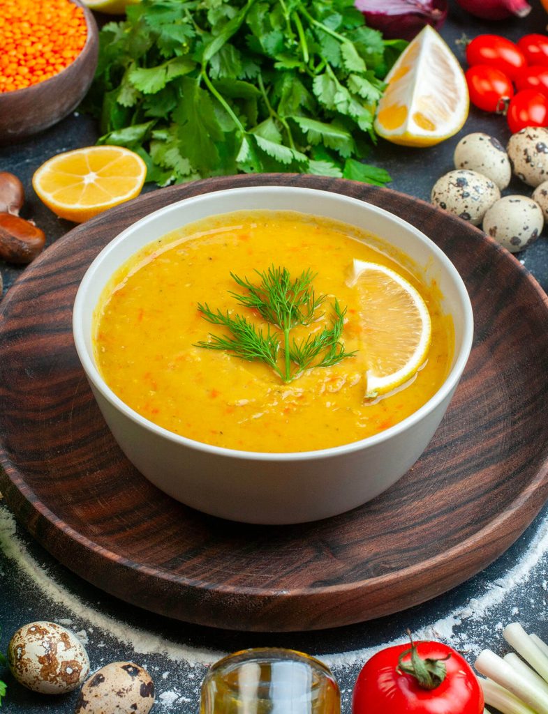 Zuppe calde e nutrienti a base di verdure e legumi, pronte all’uso