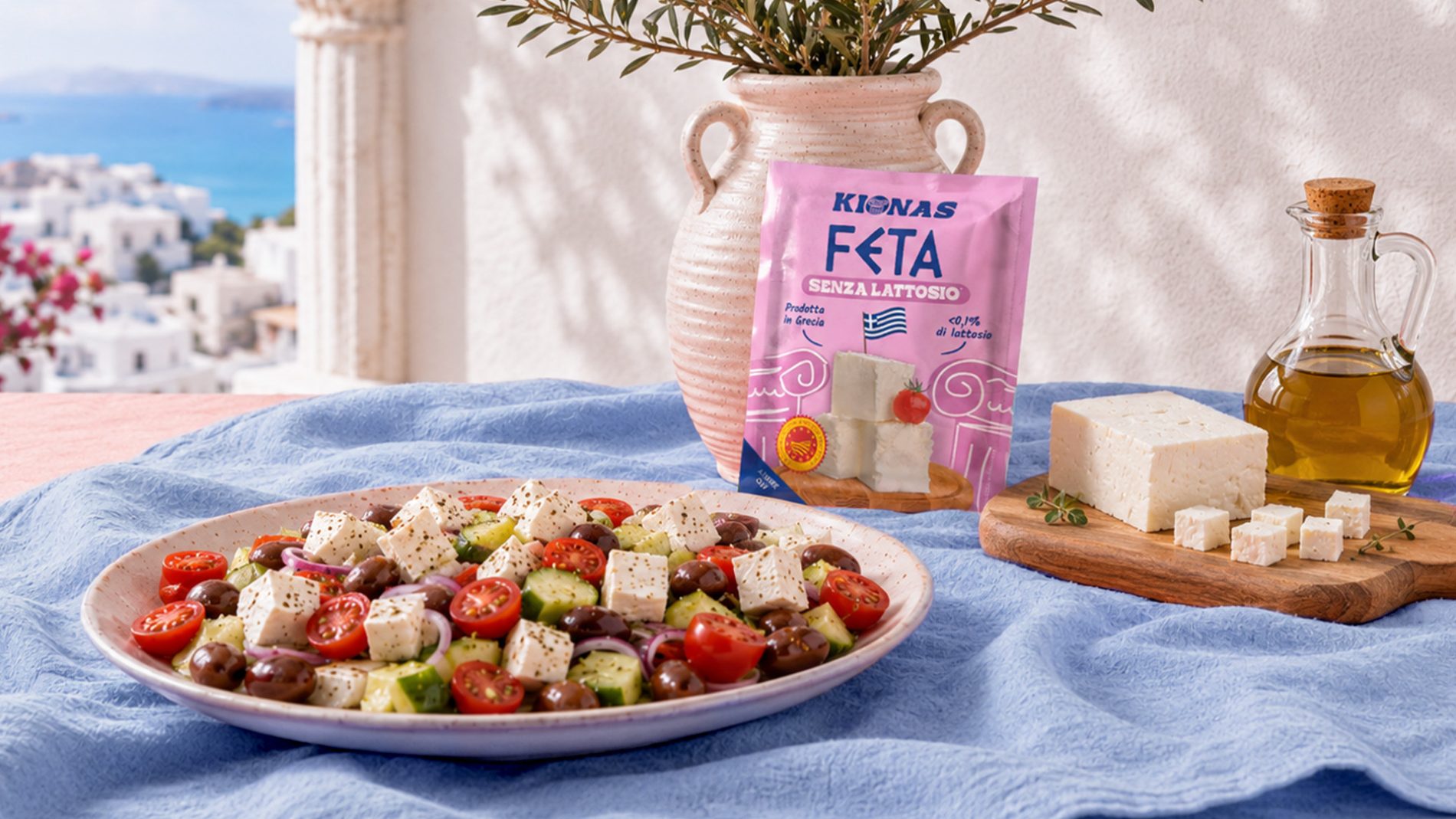 Feta senza lattosio Kionas con insalata greca, confezione e feta a cubetti