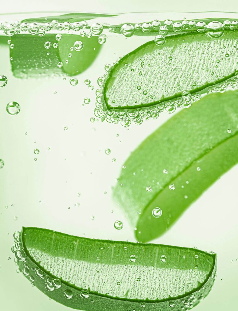 Bevanda rinfrescante a base di aloe vera con pezzi in sospensione