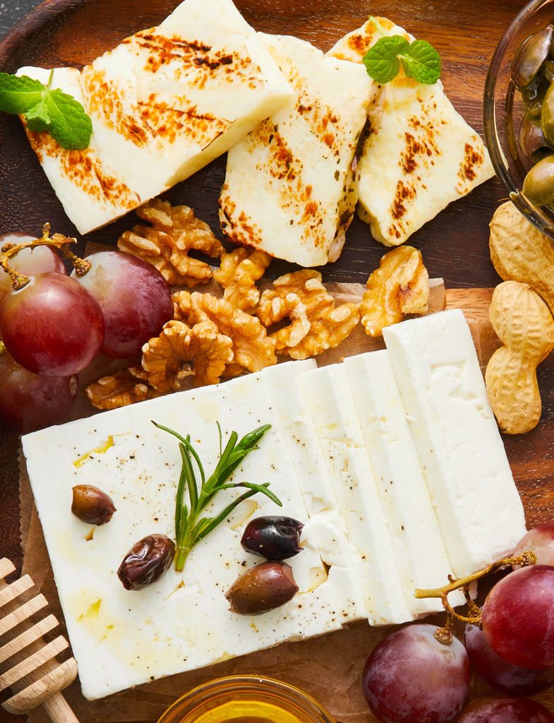 Feta DOP e halloumi cipriota, formaggi tipici della tradizione mediterranea