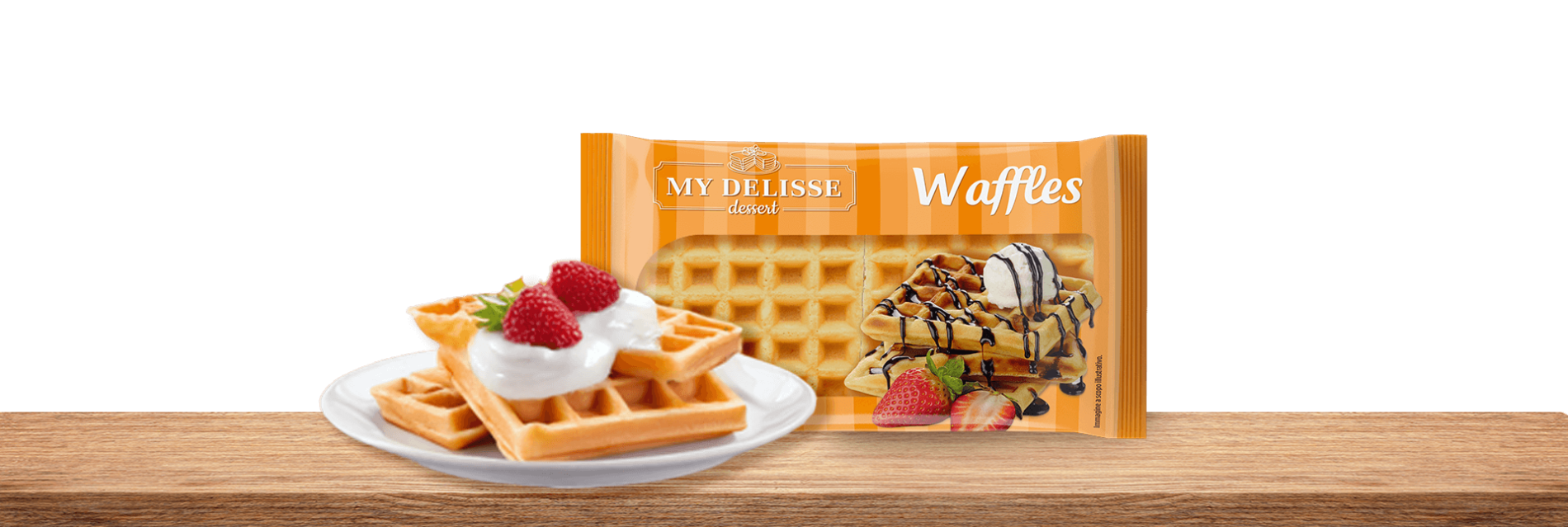 Waffle My Delisse serviti con yogurt e fragole accanto alla confezione