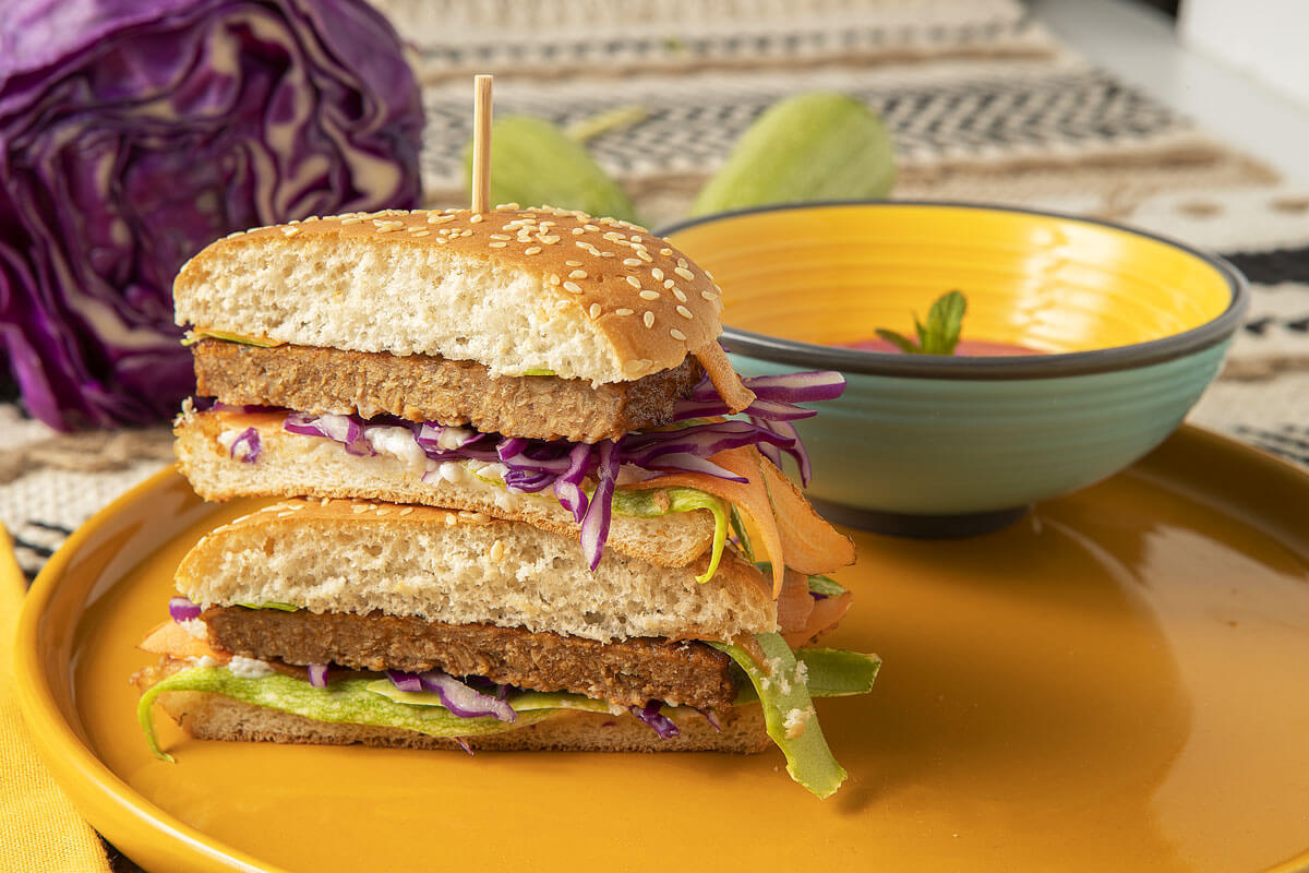 alternative vegetali alla carne plant based burger di soia vegamo vivera atlante - Natasha Linhart sul tema della denominazione delle alternative vegetali