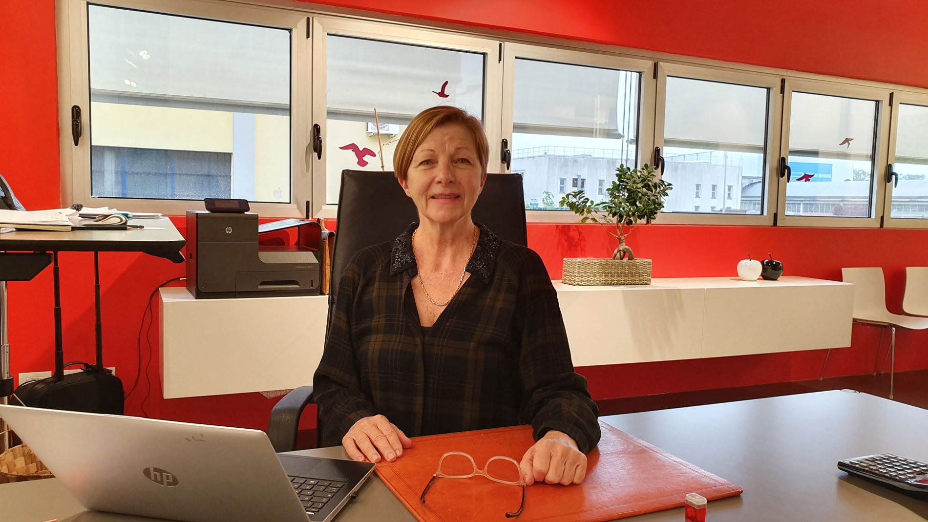 natasha linhart - Natasha Linhart prende parte al dibattito di Largo Consumo sulla decisione di Walmart di ritirare dal mercato le armi di assalto